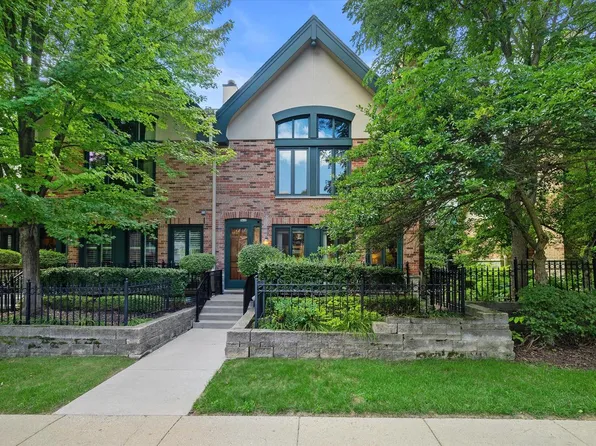 1421 N Humboldt AVENUE, Milwaukee, WI 53202
