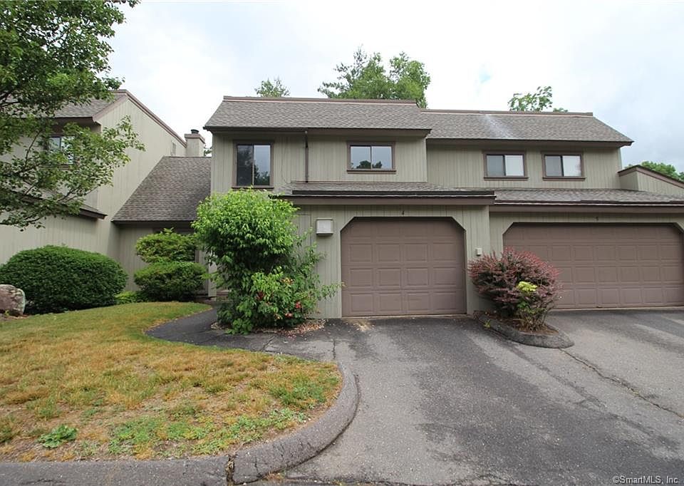 1st image of 4 Applewood Ln #4