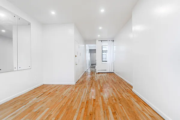 Rented by Compass | media 18