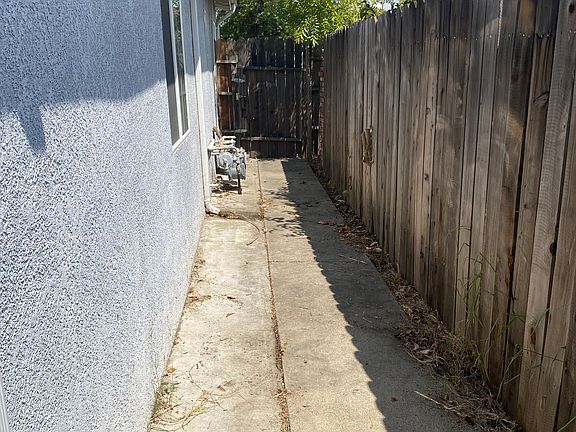 Your backyard area perfect for bikes or a small animal
