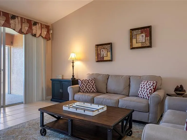 7030 Lone Oak Blvd — Photo 3