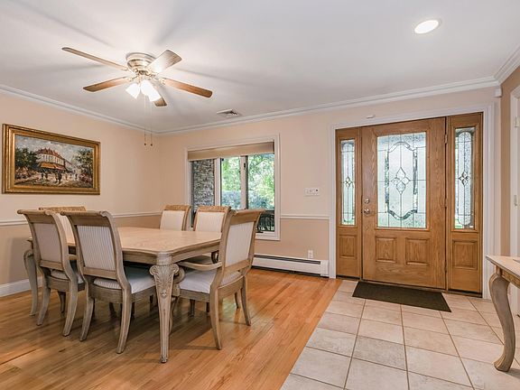 5th image of 18 Craig Dr