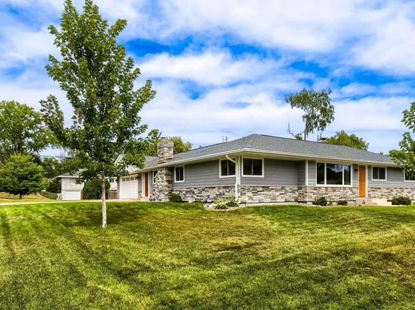 227 Dawn Ave, Shoreview, MN 55126