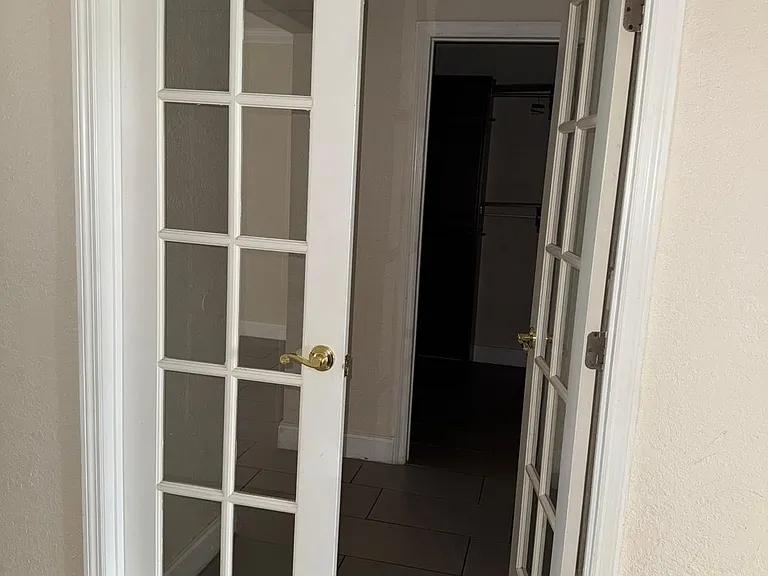 3926 Versailles Dr #B — Photo 11
