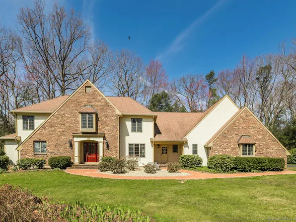 30 Cheltenham Way, Avon, CT 06001