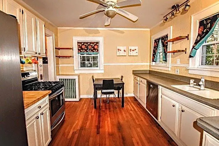 8 Colonial Pl — Photo 7
