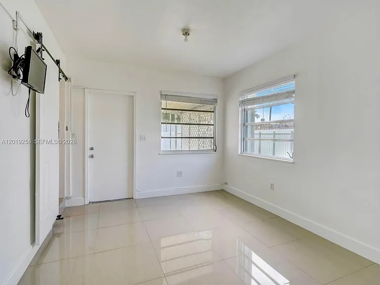 9994 SW 39th Ter — Photo 7