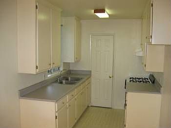 4th image of 13689 Borden Ave