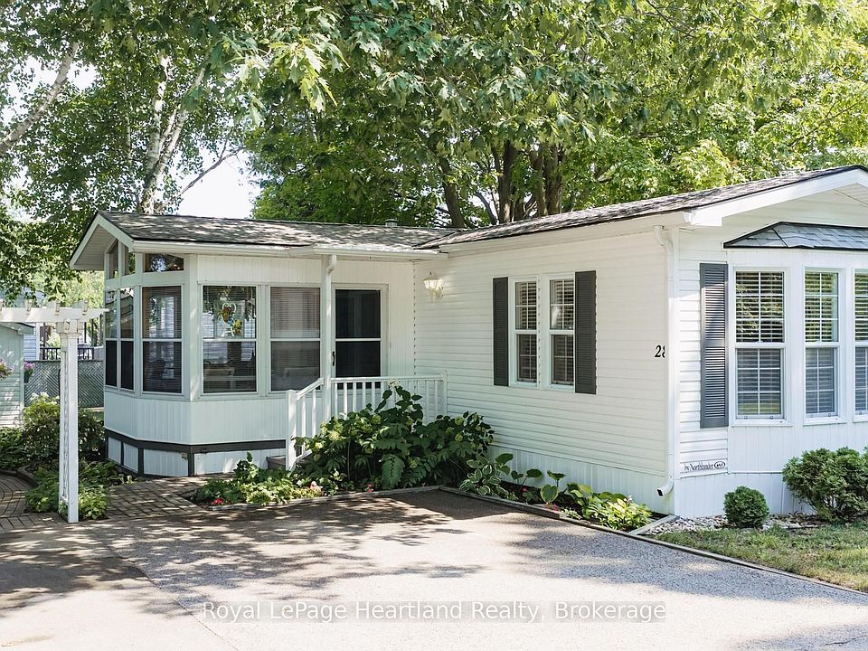 1st image of 28 Iroquois Ln