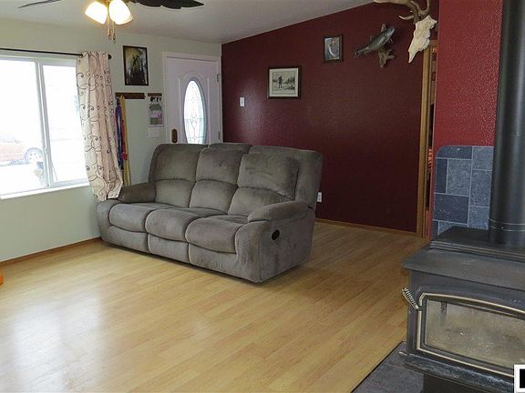 4th image of 605 Peak Dr