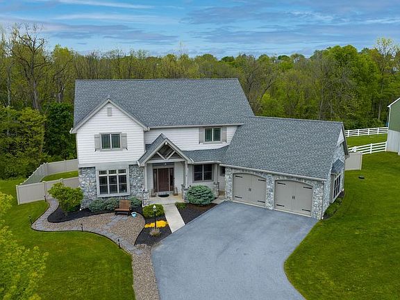 3rd image of 5 Snyder Hill Rd