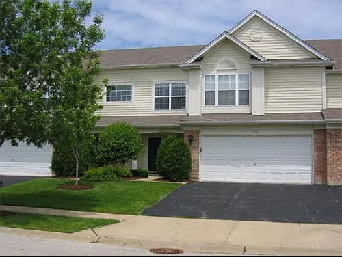 909 Waterford Ln Photo 1
