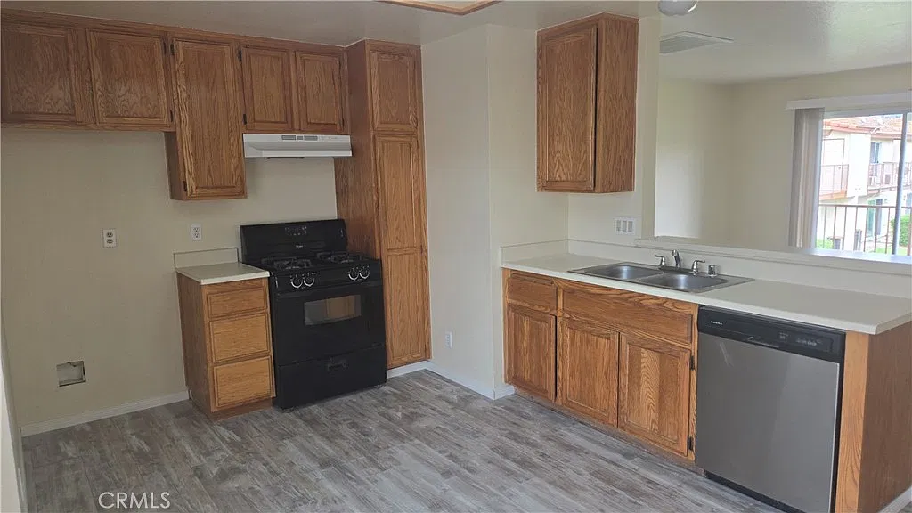 3 bed, 944 sqft, $2,295 — Photo 1