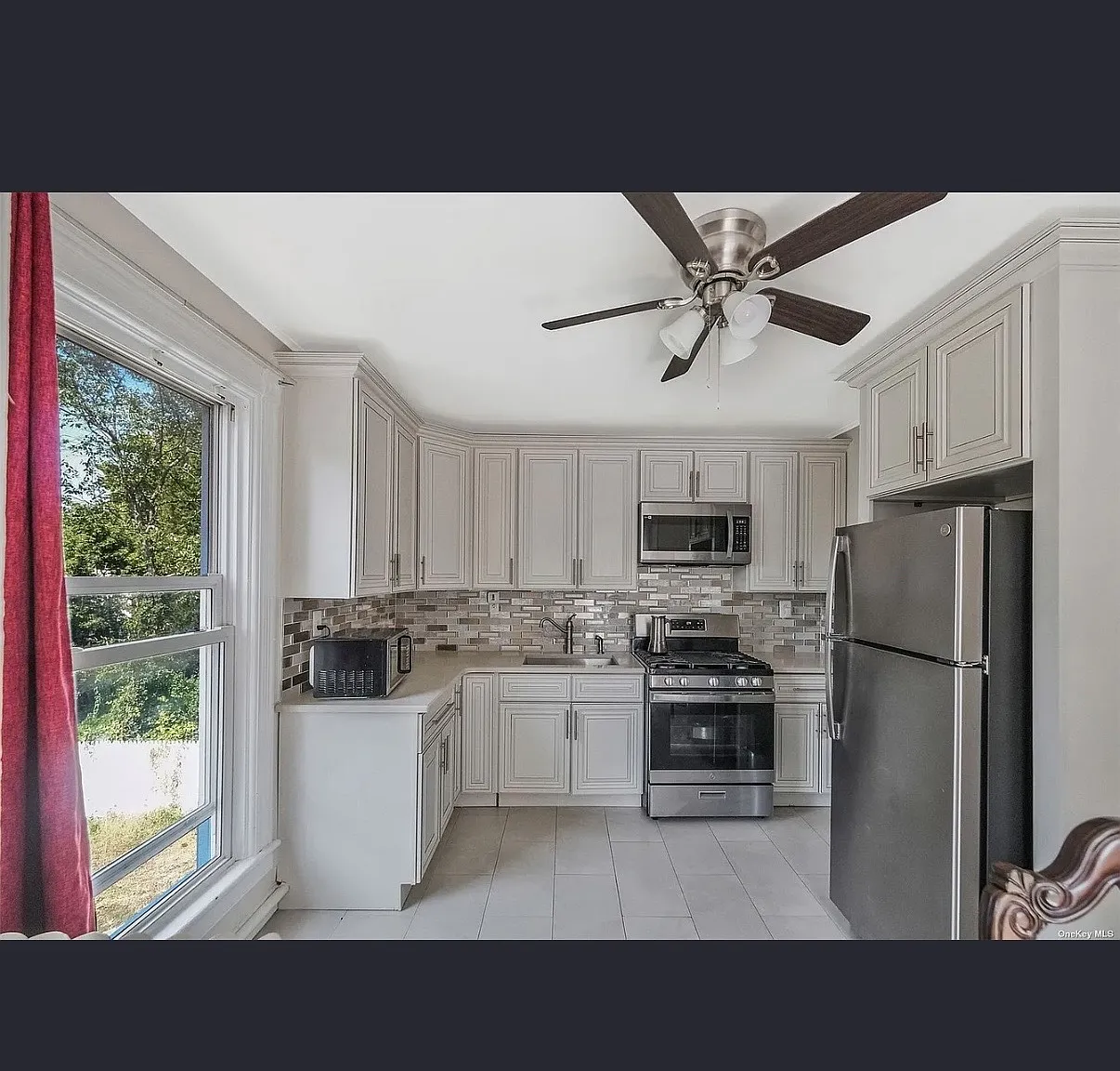 3 bed, 1200 sqft, $3,800 — Photo 3