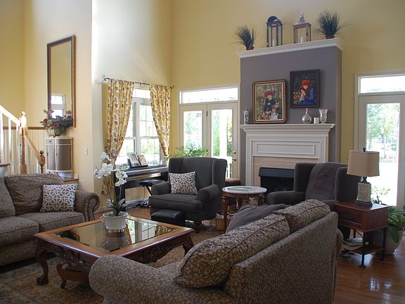 Living rm has gas fireplace