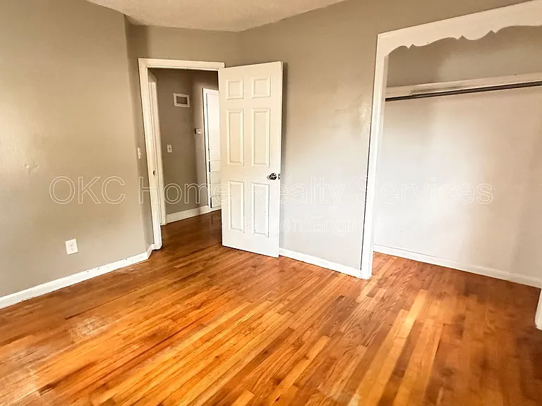 6808 NW 59th St — Photo 25