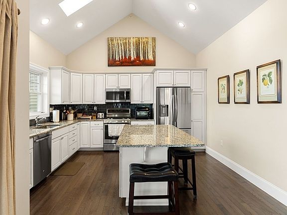 4th image of 100-117 Kirkbride Dr #156