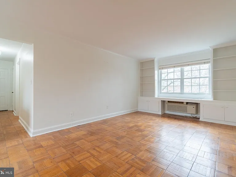1718 W Abingdon Dr #302 — Photo 18