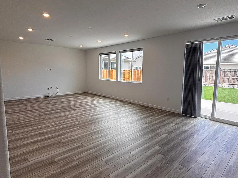 1716 Shingle Ave — Photo 24