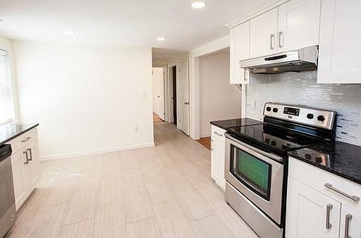 4th image of 12 Lynnmere Ave