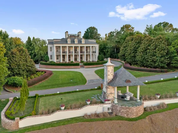 2449 Vestavia Dr, Vestavia Hills, AL 35216
