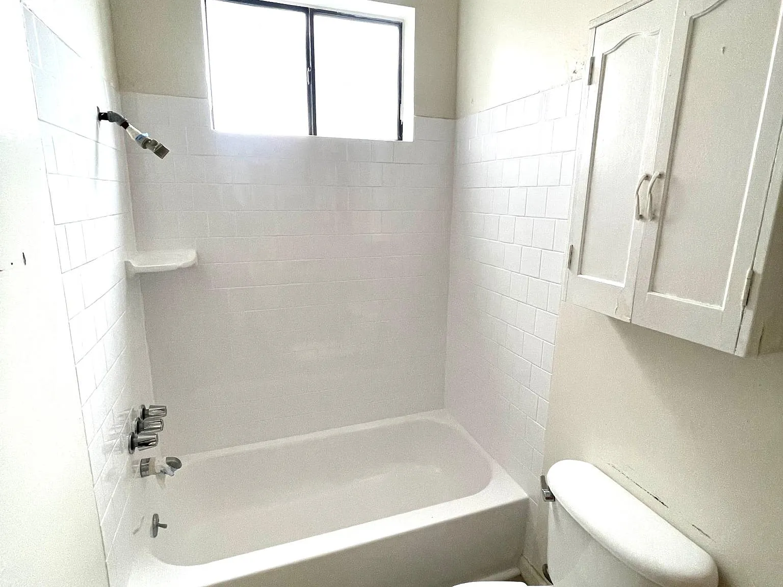 520 E Willow St — Photo 3
