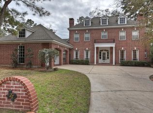 27 Highland Cir, Spring, TX 77381