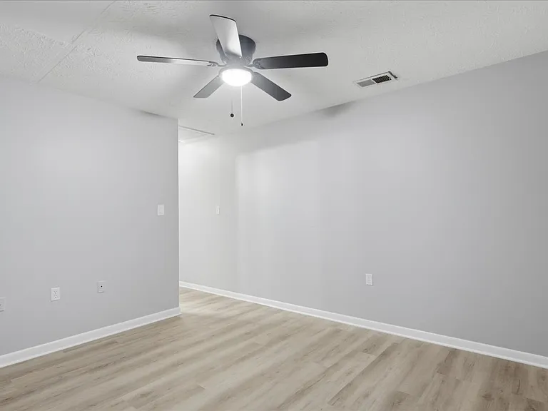 116 N Indian Aly #102 — Photo 14