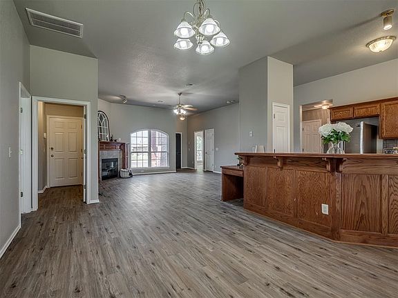 5th image of 4228 Manhattan Dr