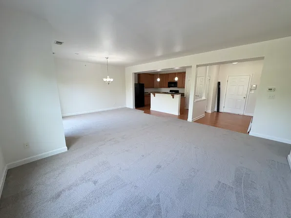 329 Mickley Rd APT C, Whitehall, PA 18052