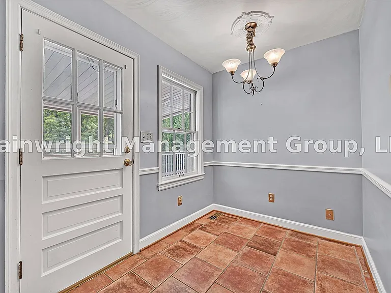 4374 Sheldon Dr — Photo 7