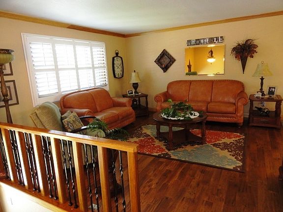 2nd image of 1225 Summit Dr