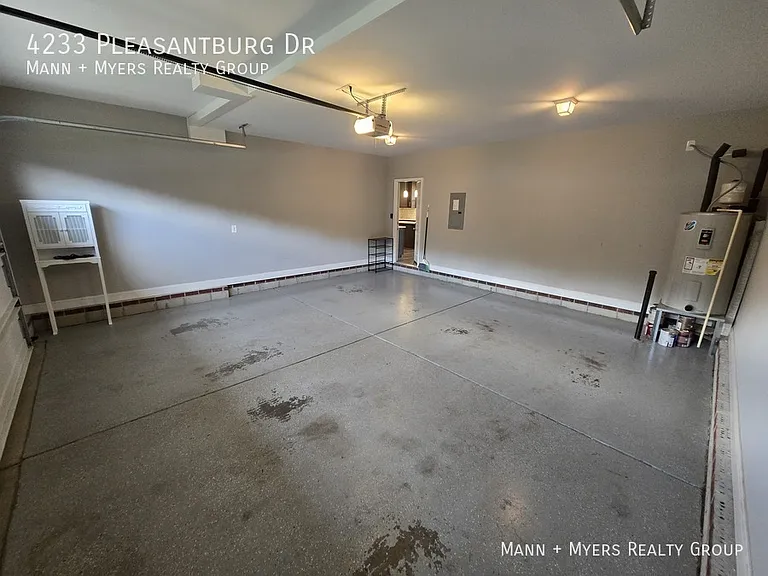 4233 Pleasantburg Dr — Photo 46