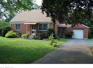 16 Wildwood Rd, Cromwell, CT 06416