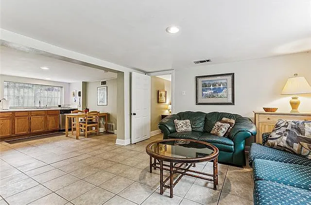 7509 Jeannette St #LOWER — Photo 2