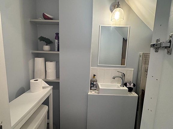 4th image of 7636 Shelley Ln
