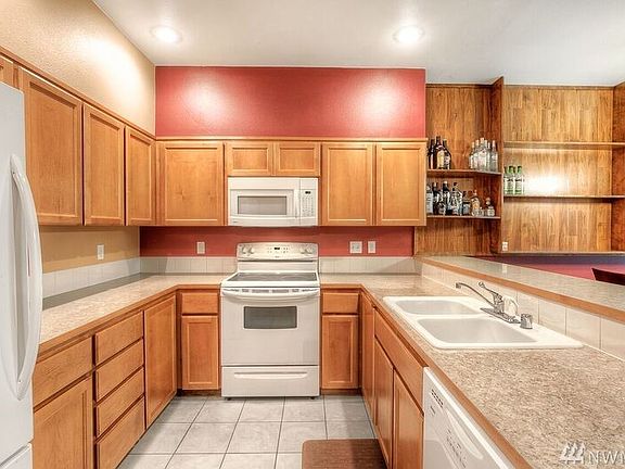 4th image of 117 61st Pl SE #50