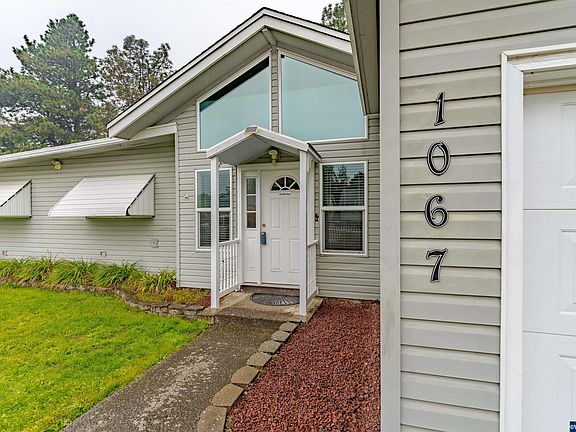 4th image of 1067 Munkers Ct SE