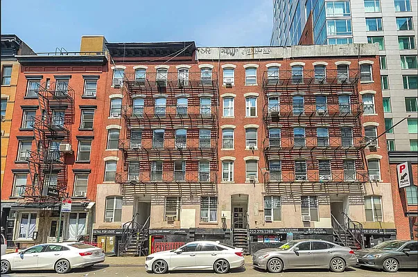 Rented by REAL New York | media 17