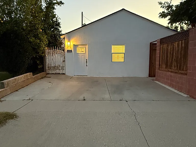 20734 Lull St — Photo 1
