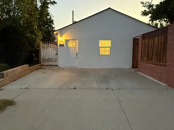 20734 Lull St, Winnetka, CA 91306