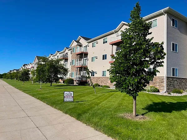 Eaglebrook at Prairie Grove Apartments