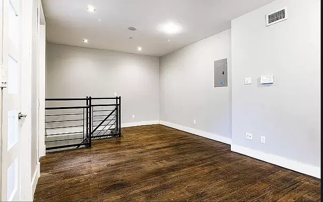 Rented by Brooklyn Group | media 10