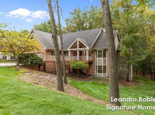 2875 Riverwoods Dr NE, Rockford, MI 49341