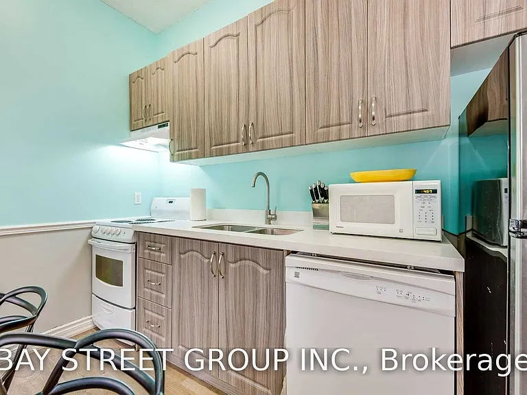 65 Gloucester St #2 — Photo 12