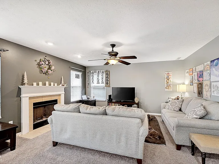 15472 Old Pond Cir — Photo 11
