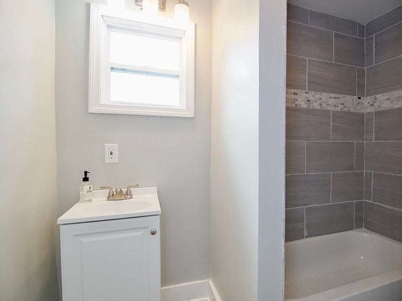 4th image of 20 Crosby St