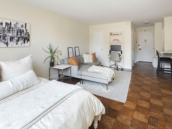3rd image of 225 E 36th St APT 12H