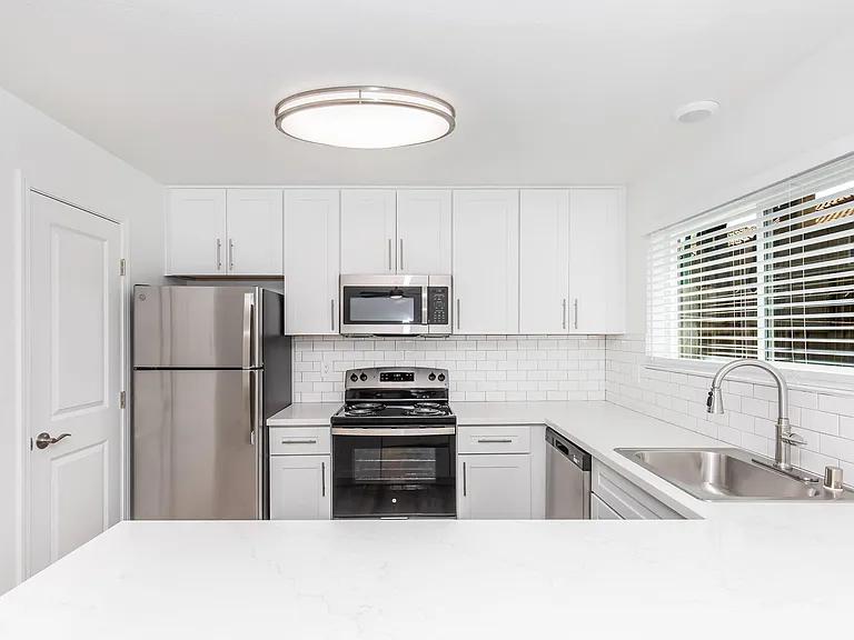 54 Quay Ct — Photo 28
