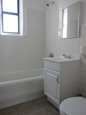 Rented by Realty 2000 Corp | media 10